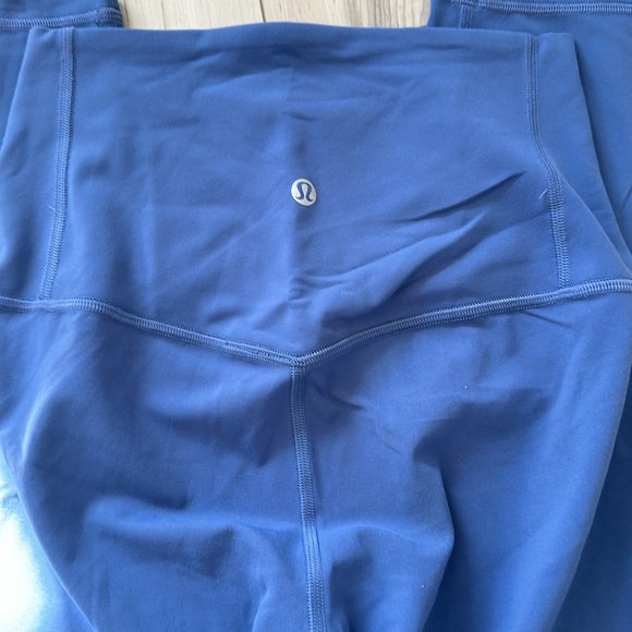 Lululemon l leggings 24 inch from inseam. Size 4 - Picture 4 of 6